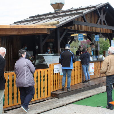 Bild vergr&ouml;&szlig;ern: Hendl zum Midnehma 2020