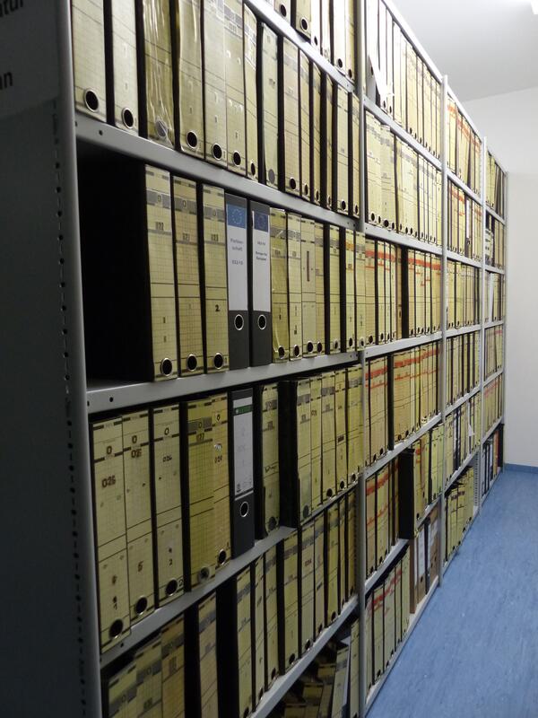 Bild vergr&ouml;&szlig;ern: Archiv-Beschlu�b�cher Gem. Gmund+D�rnbach (3) - Hochformat